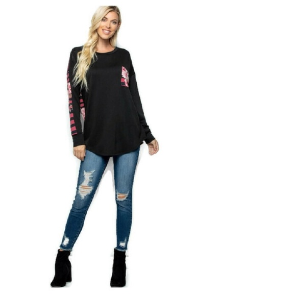 Floral Contrast Long Sleeve Top w/ Front Pocket - Picture 6 of 8